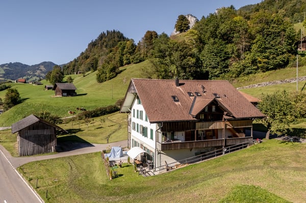 3-Familienhaus mit Scheune 3