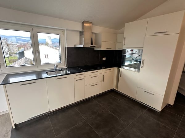 Neuwertige 1.5-Zimmer-Dachwohnung mit Weitblick 5