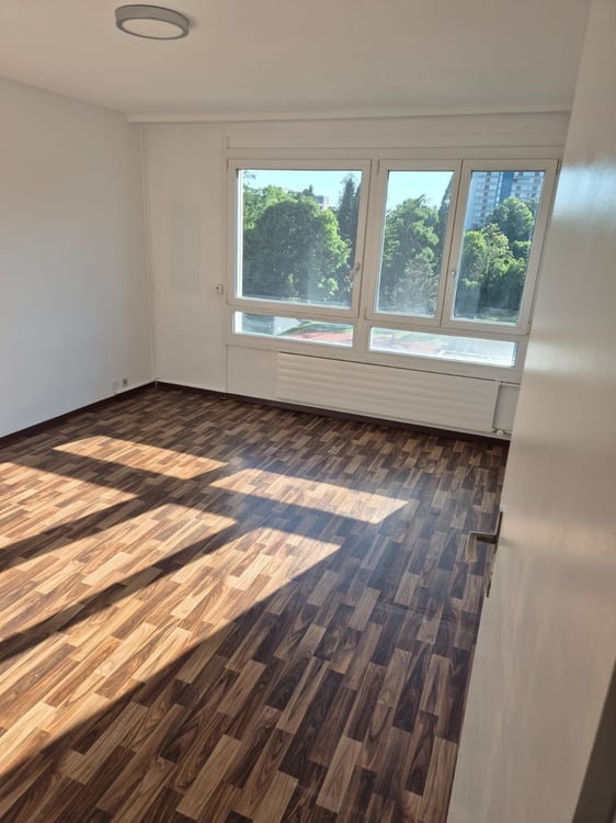 helles WG-Zimmer beim Bahnhof Bümpliz Nord 1