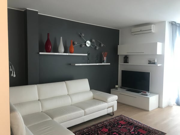 LUGANO CASSARATE 1.5 LOCALI IN VENDITA CON 2 POSTEGGI 1