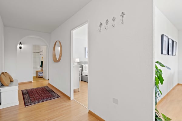 Schöne Mietwohnung zu vermieten zentral & hell 2