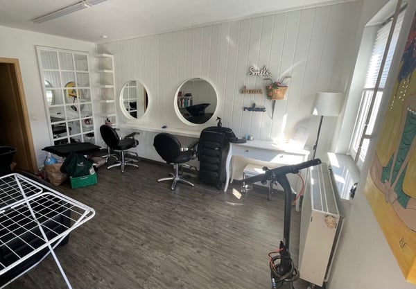 Casa con salone parrucchiera 5