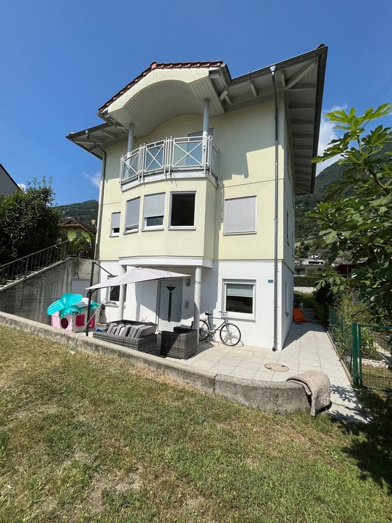 Casa con salone parrucchiera 2