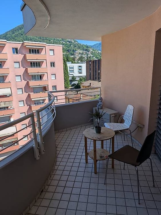 Camera arredata in appartamento condiviso a Pregassona 5