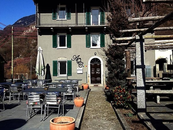 Bellinzonese, casa di 6 camere con Grotto 1