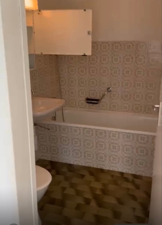 Zimmer mit eigenem Bad und Balkon 2