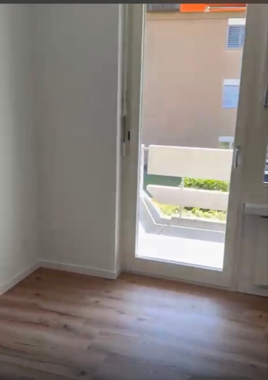 Zimmer mit eigenem Bad und Balkon 3