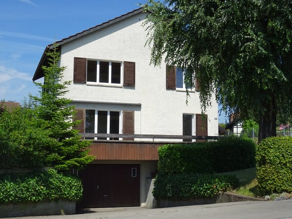Freistehend, grosses, helles Einfamilienhaus mit Garten 1