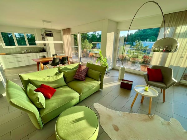 1-Zi-Attika mit toller Aussicht in 1533 (möbliert/befristet) 1