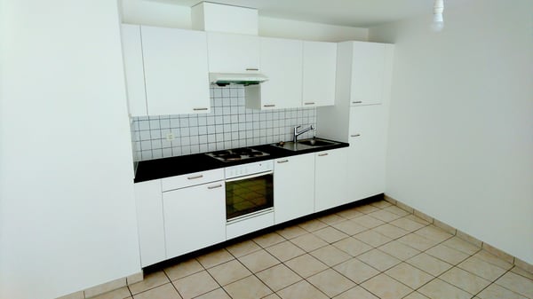 Affittasi appartamento di 1.5 locali in piazza a Giubiasco 1