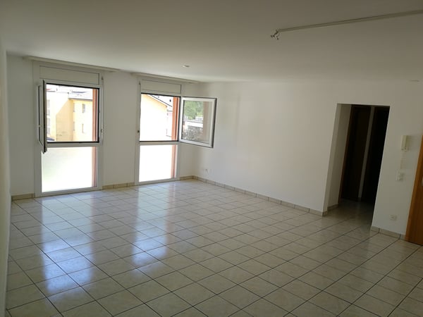 Affittasi appartamento di 1.5 locali in piazza a Giubiasco 5