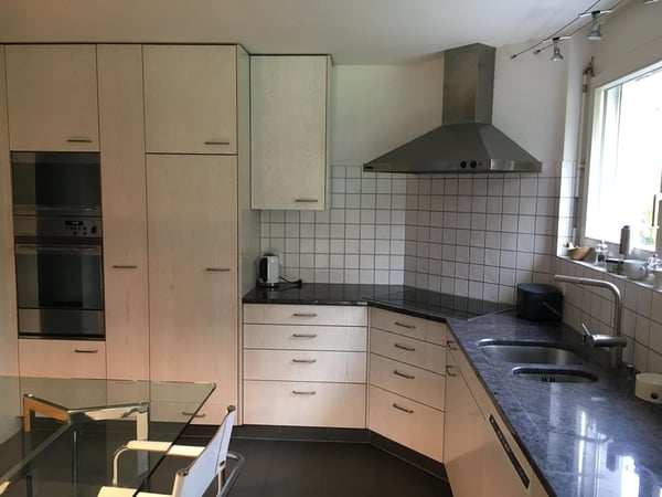 Ruhiges Einfamilienhaus mit grossem Garten und 3 Parkplätzen 5