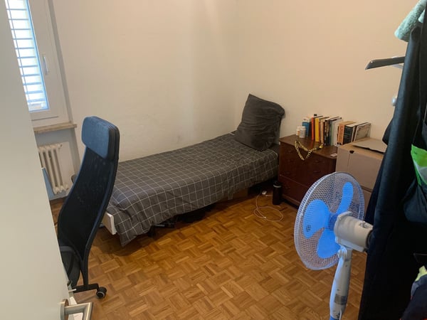 Si cerca SUBENTRANTE camera in appartamento da 4.5 locali 1