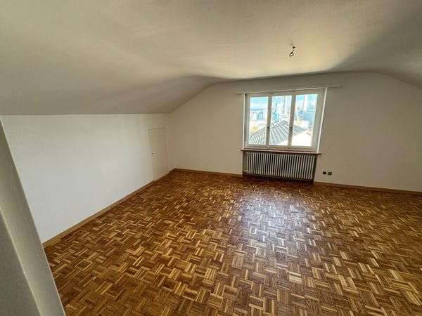 Renoviert 2.5-Zimmer Dachwohnung mit neuer Küche 4