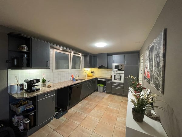 Moderne 1 1/2 Zimmer-Wohnung mit Gartensitzplatz in Lostorf 3