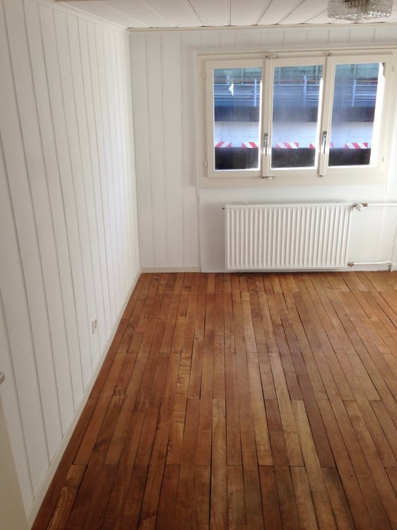 Kleine, zentrale 1 Zi. Dachwohnung 5