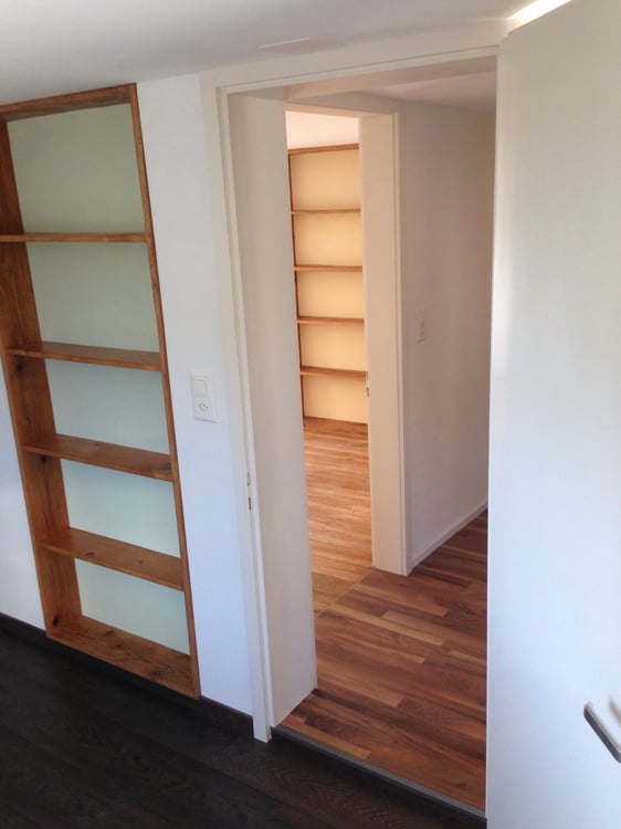 Kleine, zentrale 1 Zi. Dachwohnung 4