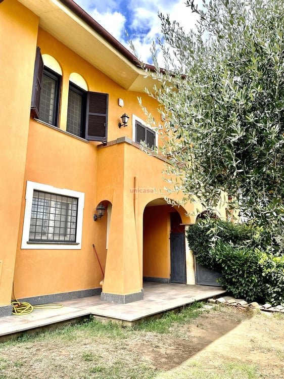 Villa bifamiliare in posizione centrale Grottaferrata Roma 1