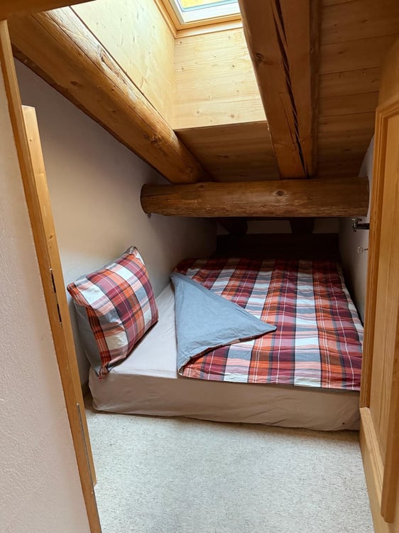 Möbilierte, schön eingerichtete Dachwohnung per 01.02.2026 5