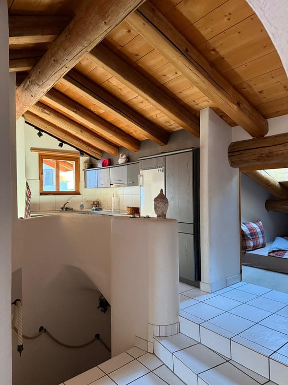 Möbilierte, schön eingerichtete Dachwohnung per 01.02.2026 3