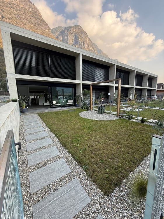 Moderna Casa 1.5 locali con grande giardino privato ? Biasca 1