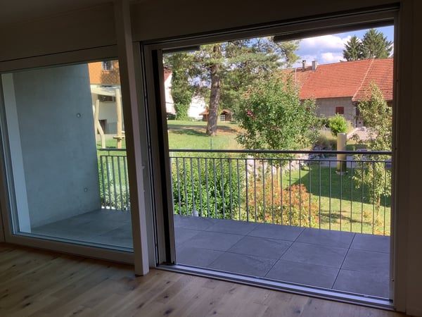 Moderne, helle 1 1/2 Zimmer-Wohnung im 1. OG 2