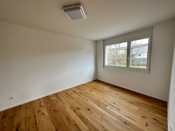 Moderne, helle 1 1/2 Zimmer-Wohnung im 1. OG 4