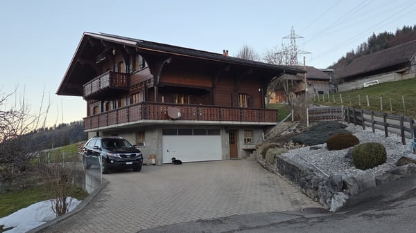 Wohnung im Zweifamilien-Chalet am Sonnenhang  Schwarzsee 1