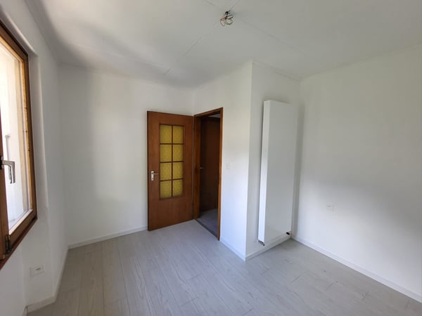 1 LOCALI A SOAZZA Affittasi appartamento di 1 locali(140 mq 2