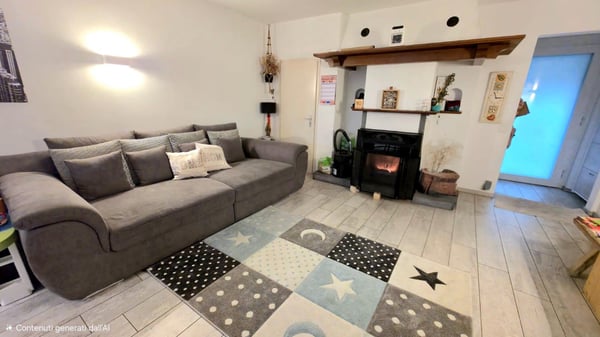 Vendesi Casa contigua centrale con giardino a Contra 3