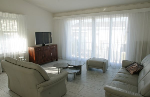 ein möbliertes Zimmer in Herren WG 3