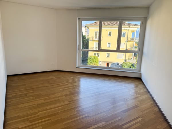 MURALTO - 1.5 locali con splendida vista lago (ref. 1508-23) 9