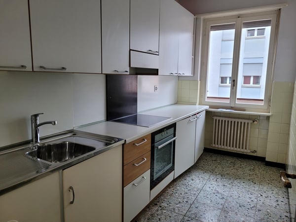 Affittasi appartamento a Lugano 1.5 Locali 3°Piano ascensore 4