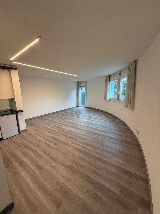 1.5 LOC. CON GIARDINO  ID 23404 9