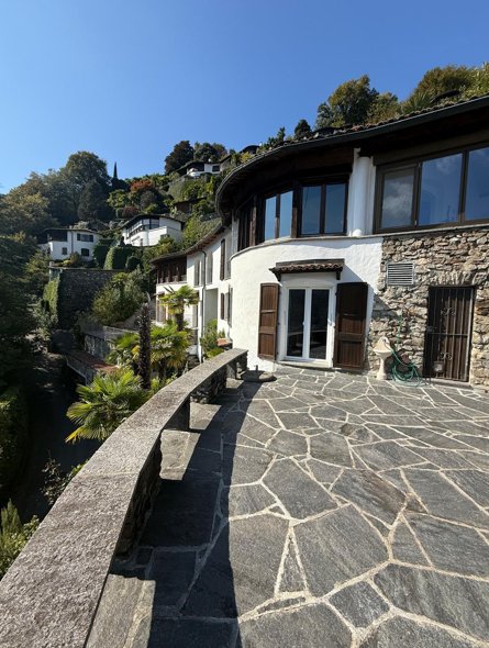 STUPENDA VILLA  A MORCOTE   ID 23512 11