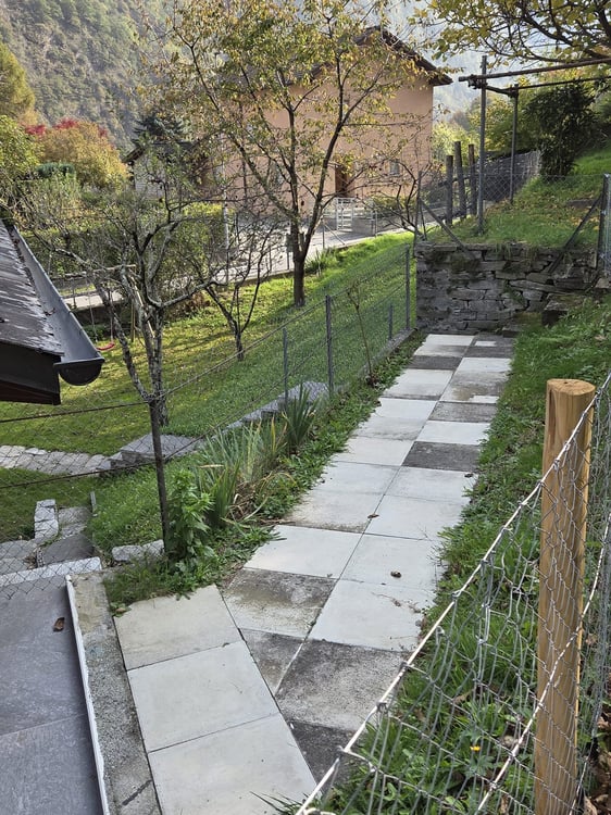 1 LOCALI A SOAZZA Affittasi appartamento di 1 locali(140 mq 11