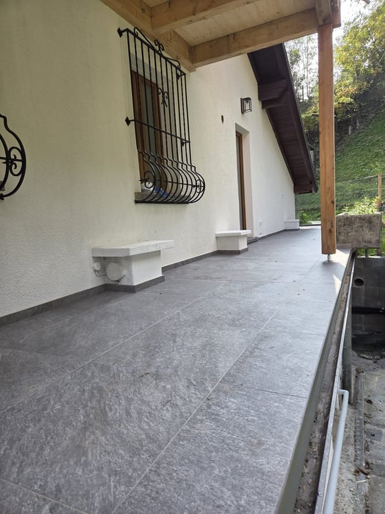 1 LOCALI A SOAZZA Affittasi appartamento di 1 locali(140 mq 3