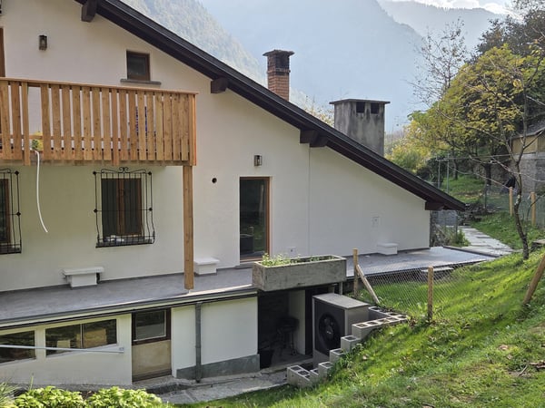 1 LOCALI A SOAZZA Affittasi appartamento di 1 locali(140 mq 12