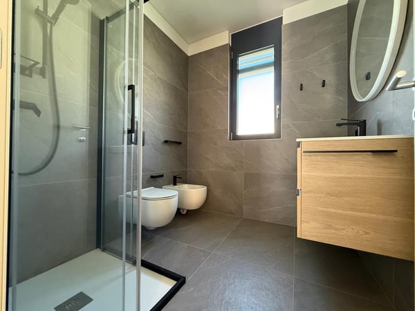 LUMINOSO 1.5 AL 1P CON DUE TERRAZZE E VISTA APERTA A VACALLO 13