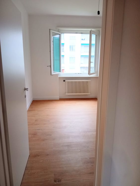 ACCOGLIENTE APPARTAMENTO DI 1.5 LOCALI A CHIASSO 10