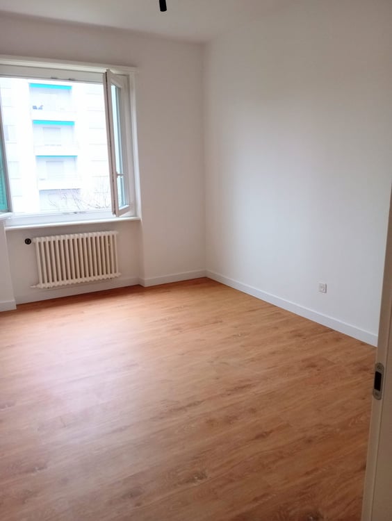 ACCOGLIENTE APPARTAMENTO DI 1.5 LOCALI A CHIASSO 9