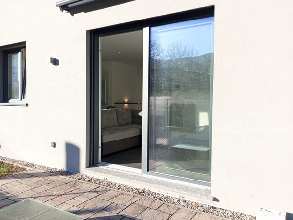 APPARTAMENTO MODERNO CON GIARDINO A LUGAGGIA 10