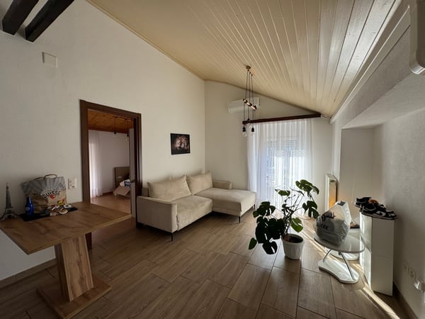 AFFITTO - 1.5 locali mansardato al 2' piano 1