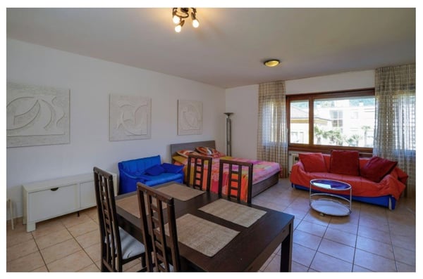 MONOLOCALE a MELIDE con PARZIALE VISTA LAGO 9