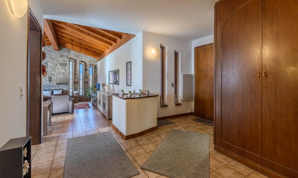 AFFASCINANTE VILLETTA 1.5 LOCALI CON GIARDINO A BIASCA 12