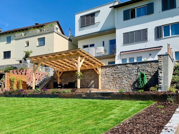 Kernsaniertes 2-Familienhaus an unverbaubarer Lage. 1