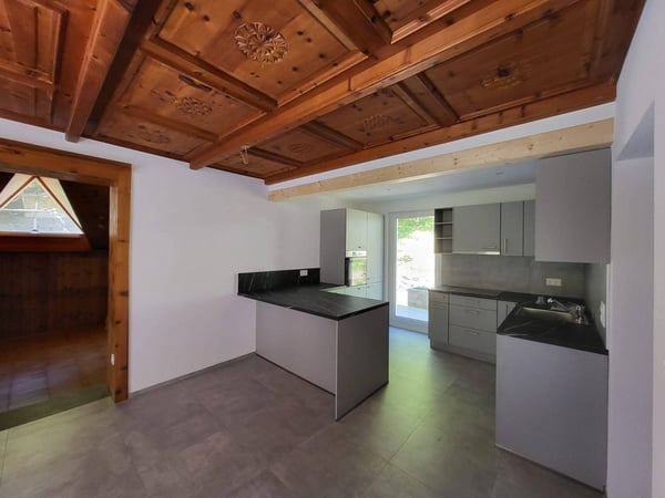 1 LOCALI A SOAZZA  Affittasi appartamento di 1 locali(140 mq 4