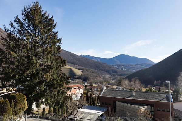 INTERA CASA BIFAMILIARE A SIGIRINO 10