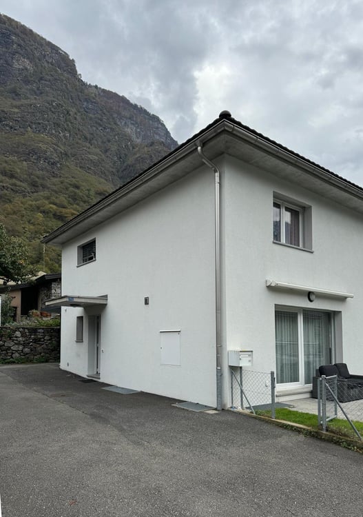 Biasca - Vendesi casa unifamiliare con ampio giardino 10