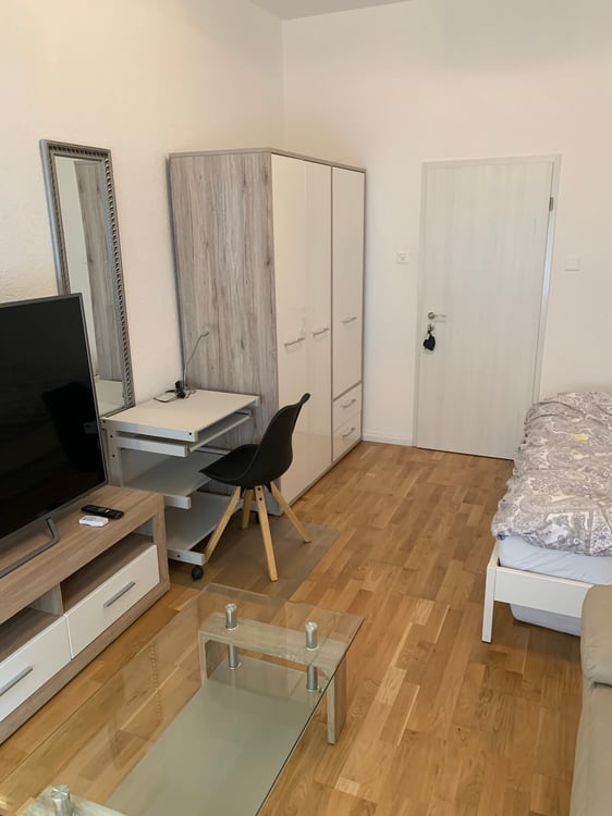 Zu Vermieten per sofort WG Zimmer 4